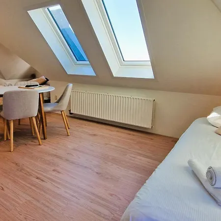 Aan Zee Pensionat 2*