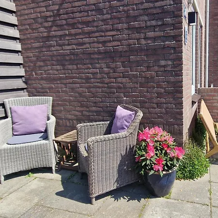 Aan Zee Guest house 4*